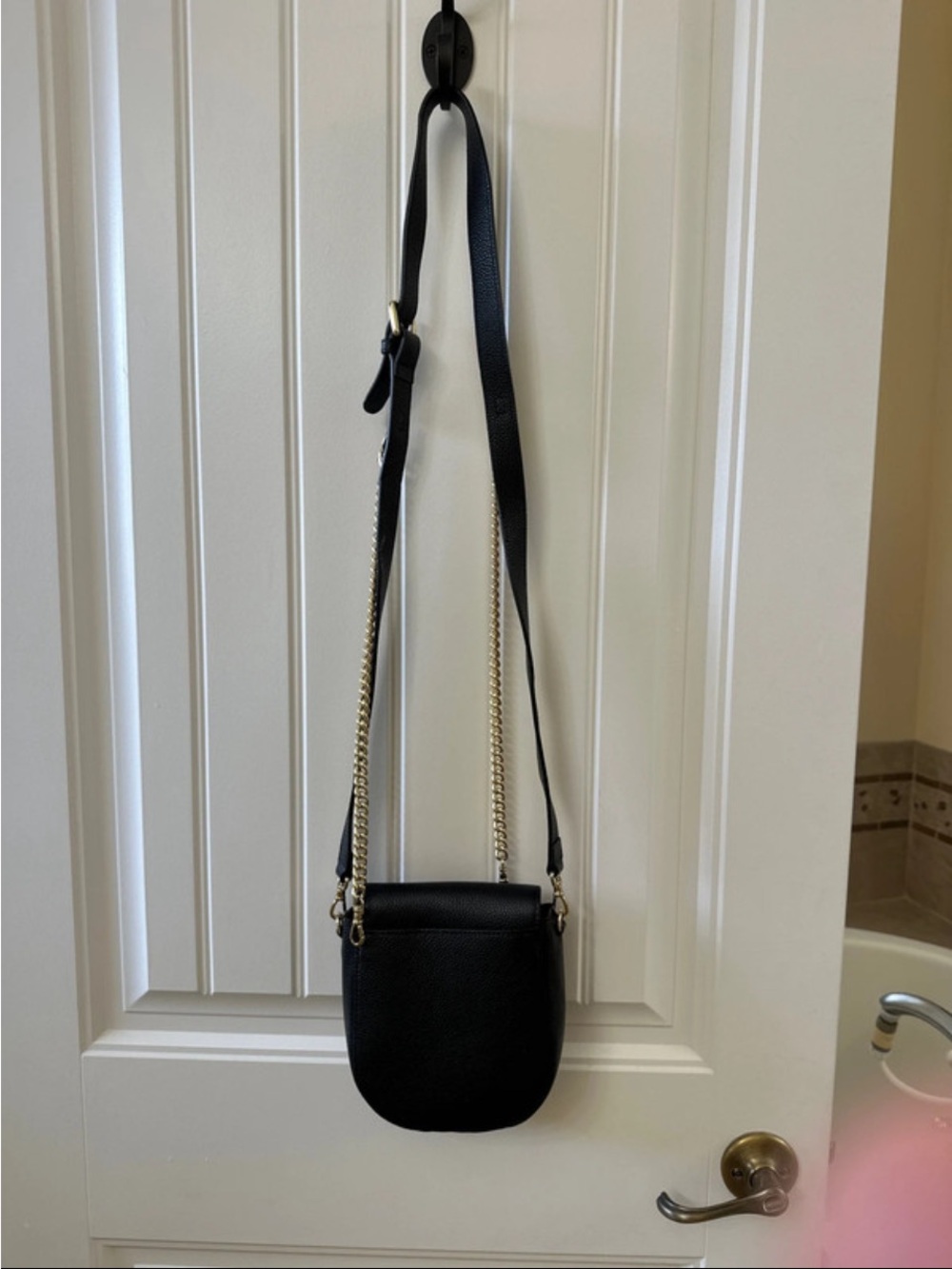 Bandolier Black Crossbody Shay Bag with Gold Chain Detail - Picture 4 of 5